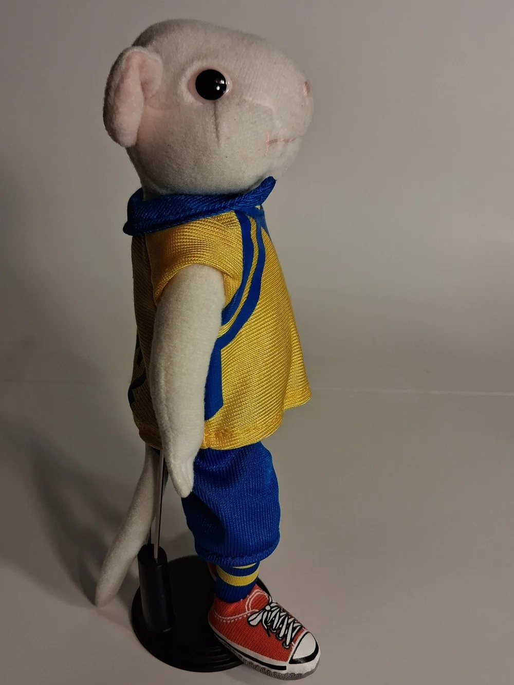 Stuart Little 2 Hasbro Plush Small Pet Figurine in Yellow and Blue Soccer Outfit